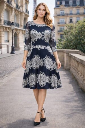 36 BEDEN PLİSELİ SİYAH ELBİSE